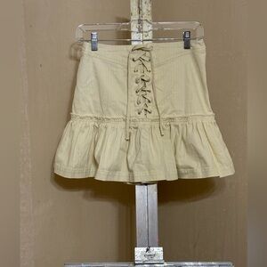 FORVER 21 CREAM LACE UP RUFFLE MINI SKIRT SZ SMALL